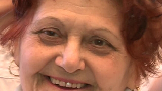 Mama Elenei Carstea s-a dat pe mana stilistilor inainte de Eurovision! A vrut un look tineresc care sa-i poarte noroc fiicei ei!