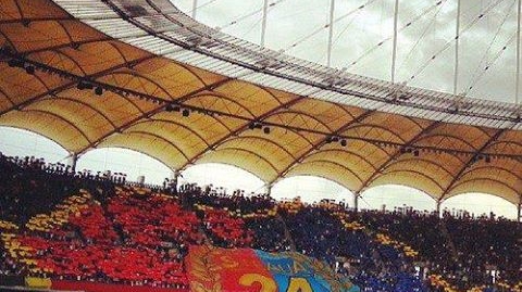 Revelionul stelistilor! Peste 5.000 de oameni s-au adunat in Piata Constitutiei, pentru a sărbători victoria Stelei