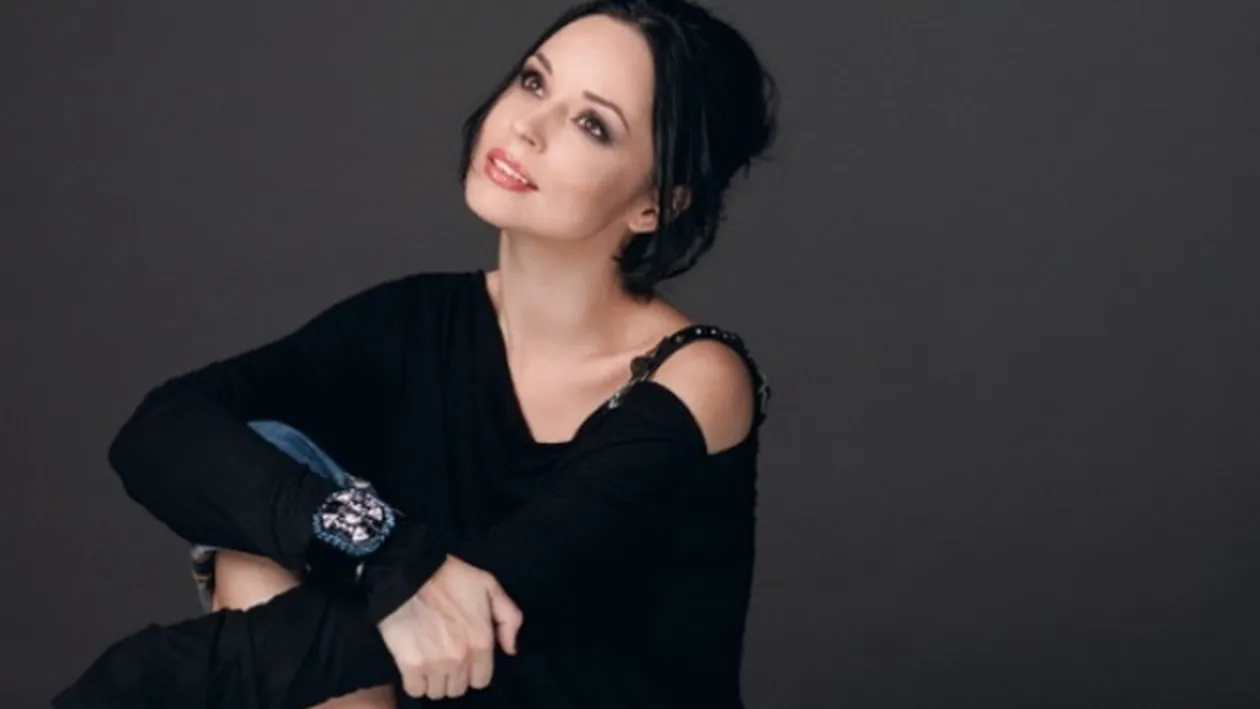 Andreea Marin i-a cucerit pe fani: are o distinctie si o eleganta iesita din comun! Vezi cum a pozat