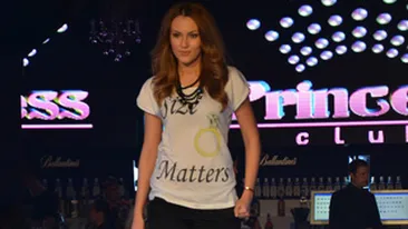 Fuck love, marimea conteaza sau Fashion is my drug - mesajele purtate de manechine pe scena!