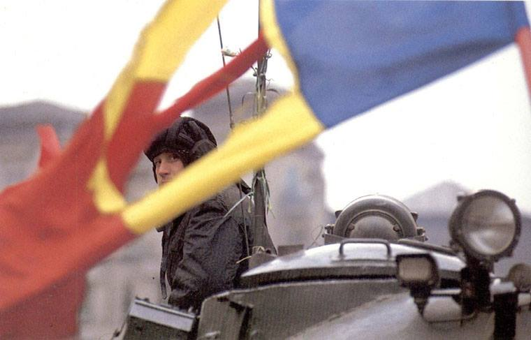 Imagini rare de la Revoluție. Ce s-a întâmplat, de fapt, în decembrie 1989