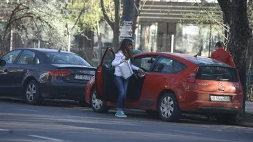 Raluca Ogica isi da aere de primavara! Si-a scos iubitul si doi prieteni la iarba verde