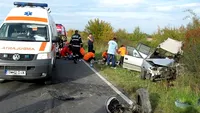 Accident grav în Timiș: doi tineri morți după ce au intrat cu mașina într-un microbuz