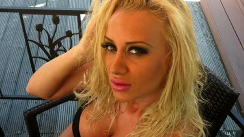 A vrut sa fie sexy, dar a reusit fix contrariul! Simona Trasca, criticata dur de fani: “ce pornoista”