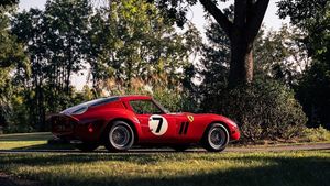 Cum arată cel mai scump Ferrari din lume. A fost vândut acum la New York pentru suma de 51.700.000 dolari