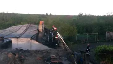 Unui teleormănean i-a ars casa chiar în noaptea de Înviere