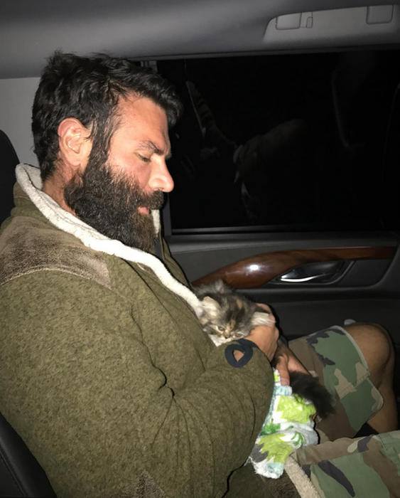 Dan Bilzerian a mărturisit că a făcut două atacuri de cord când avea 25 de ani