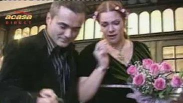 Tatal fetitei Marijuanei se ocupa de copil! Ii construieste o casa!