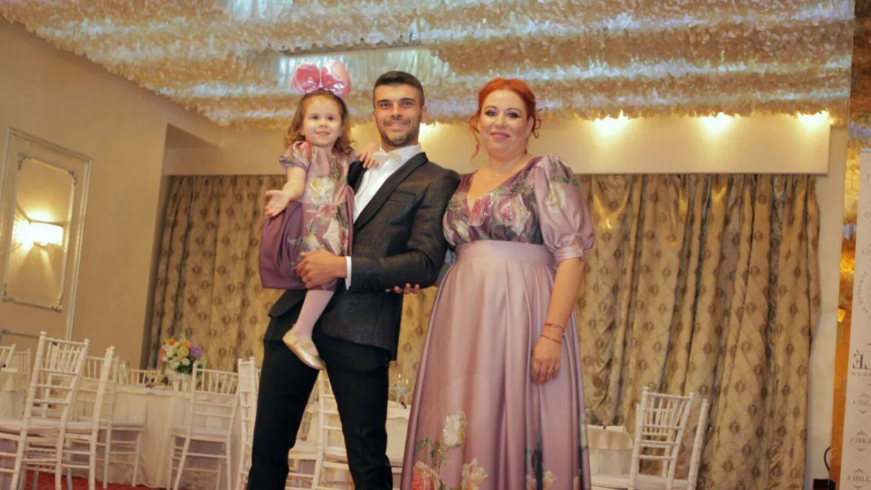 Oana Roman a terminat de redecorat locuinţa! Nu o să-ţi vină să crezi ce şi-a atârnat pe pereţi: ”Rezistă cam 15 ani si e viu!”