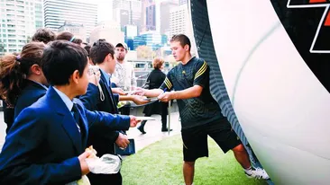 Traieste in Mega-Jabulani!