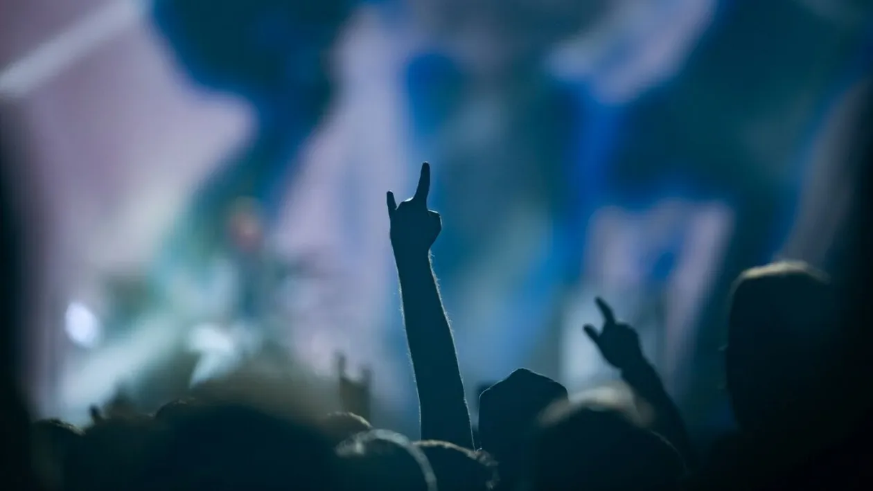 ANPC, luat cu asalt după ce s-au pus în vânzare biletele pentru concertul Metalica din București! Peste 100 de reclamații