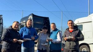 Zeci de șoferi români de TIR nu părăsesc Italia, din cauza epidemiei de coronavirus: ”Nu vrem să fim priviți ca niște leproși”