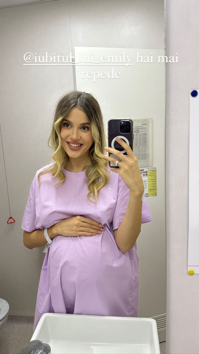 Cum arată Emily Burghelea la o zi după naştere. Nu o să îţi vină să crezi!
