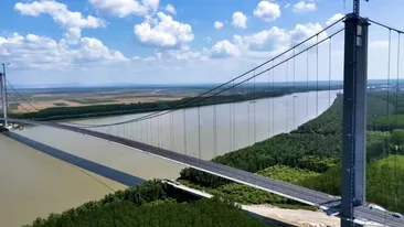 Ies șuruburile din podul de la Brăila. Imagini tragi-comice, la doar două luni de la inaugurare