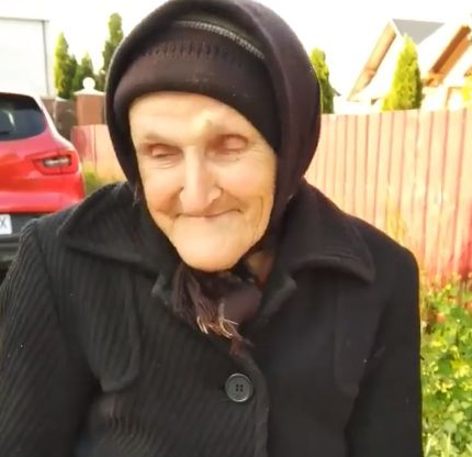 Povestea unei bătrâne de 80 de ani din Iași a înduioșat o țară întreagă! Imaginile durerii cu bunicuța care n-are din ce trăi: „Mor tânjind la o banală salată!”