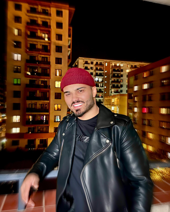 Jador și-a făcut cadou un nou bolid de Moș Nicolae ( Sursă: Facebook)