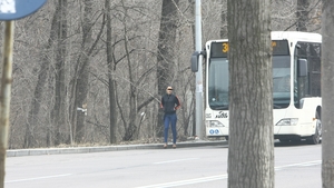 Ce are prioritate: foamea de bani sau teama de moarte? O prostituata presteaza servicii fix in locul unde s-a comis o crima
