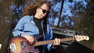 Tragedie in lumea muzicii! Rick Rosas, basistul lui Neil Young, a murit la vârsta de 65 de ani