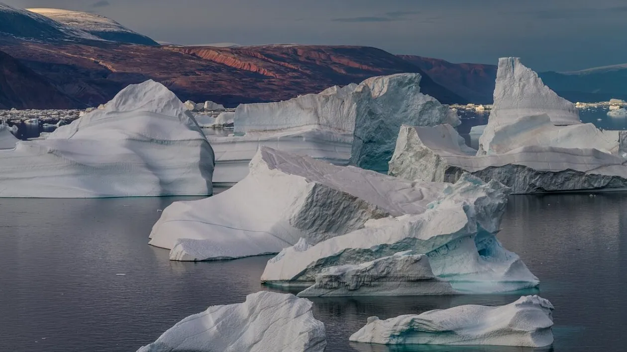 Pământul, afectat de o ciudată „pată albastră” observată deasupra Groenlandei. Ce schimbări de vreme vor avea loc