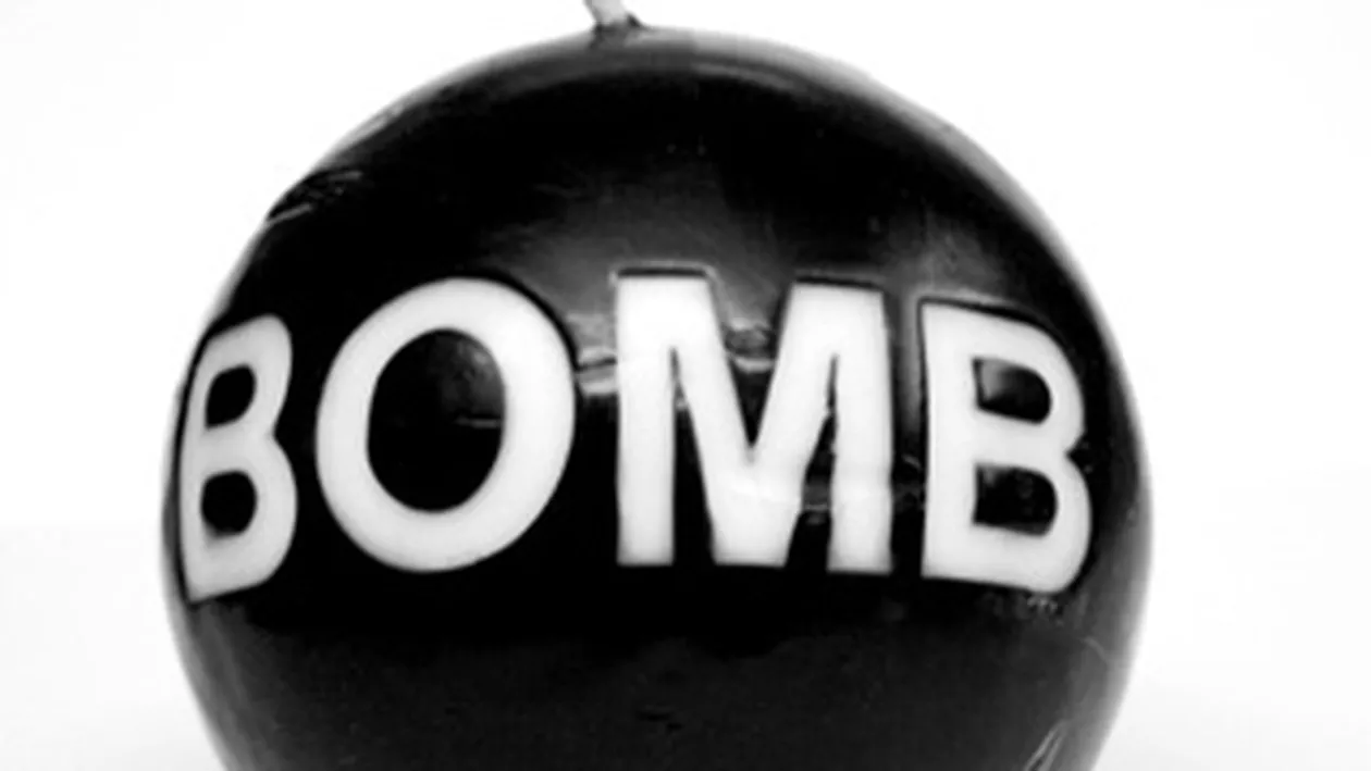 Un barbat a strigat bomba intr-un avion si toti pasagerii au fost debarcati