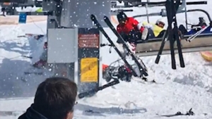 FOTO. Momente de groază într-un teleski scăpat de sub control. Turiștii au fost aruncați în toate direcțiile!