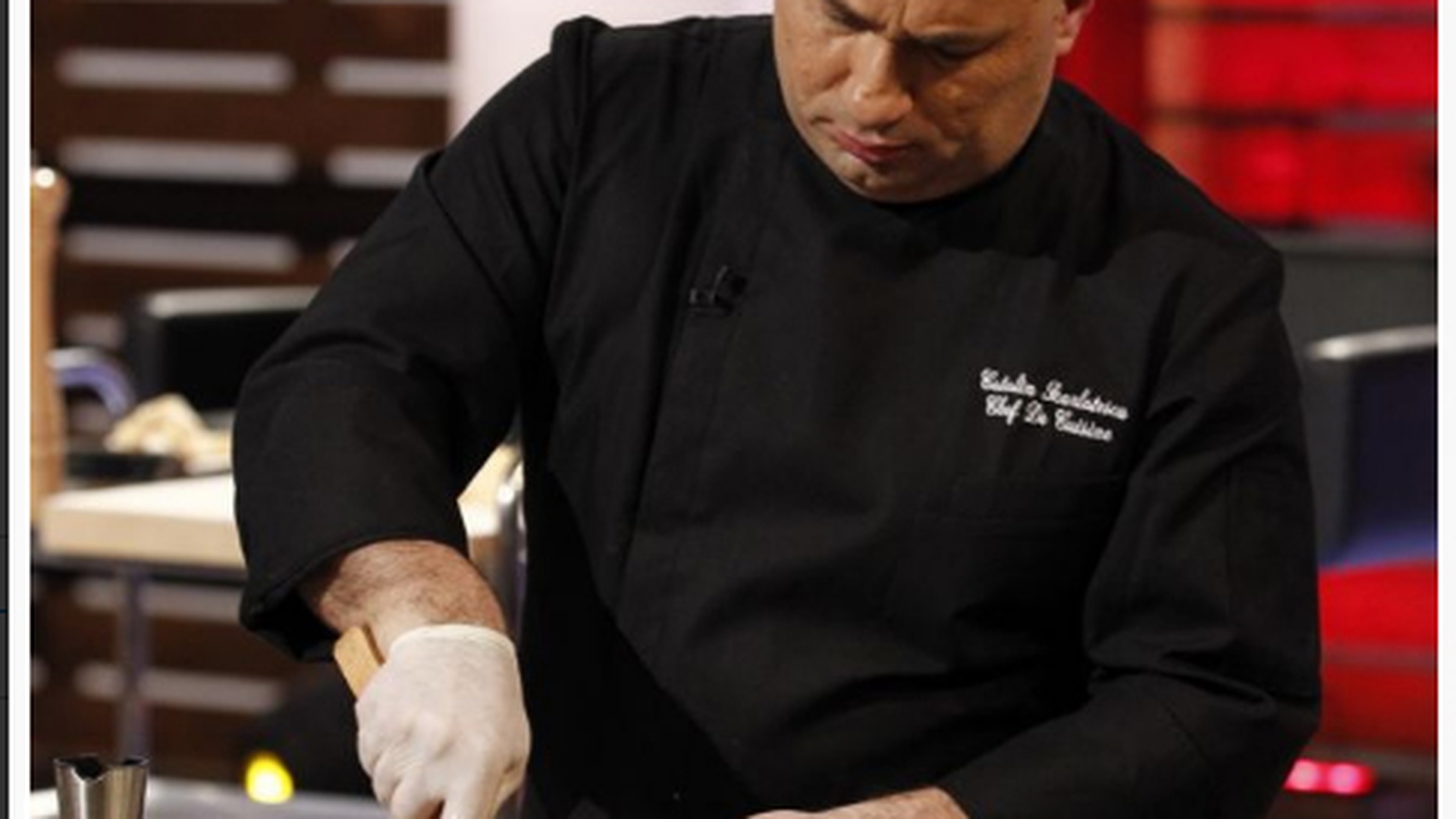 Bucatarie de cinci stele la superoferta! Vezi cat te costa o salata facuta de juratul MasterChef Catalin Scarlatescu!