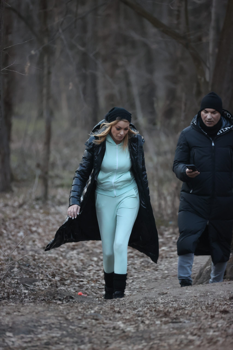 Cristi Borcea, în Pădurea Băneasa, cu o geacă Moncler "Hanss Parka" în valoare de peste 2.000 de dolari / Sursă foto: CANCAN.RO