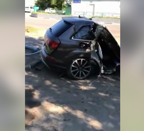 Un Audi Q7 s-a rupt în două, într-un accident înfiorător petrecut în Zalău! Ce s-a întâmplat cu șoferul