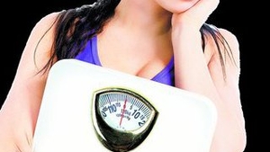 Obiceiuri alimentare nesanatoase. 6 greseli care te pot costa silueta