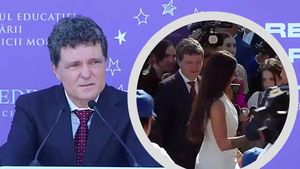 Nicușor Dan s-a întâlnit cu ispita de la Insula iubirii 2025! Momentul în care președintele României îi zâmbește pofticios