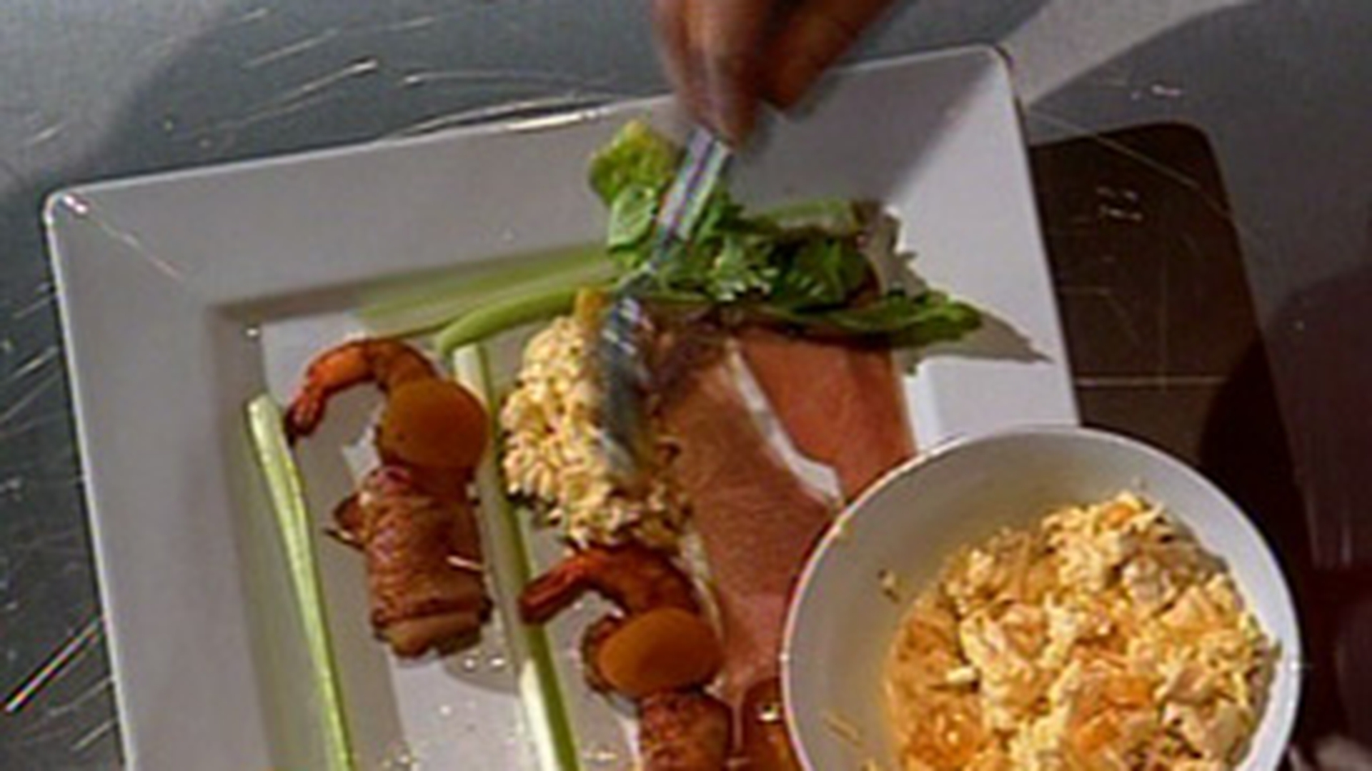 VIDEO Ce vezi in aceasta farfurie? Un bucatar de la "Masterchef" zice ca a gatit un "Peisaj exotic cu doi elefanti"!
