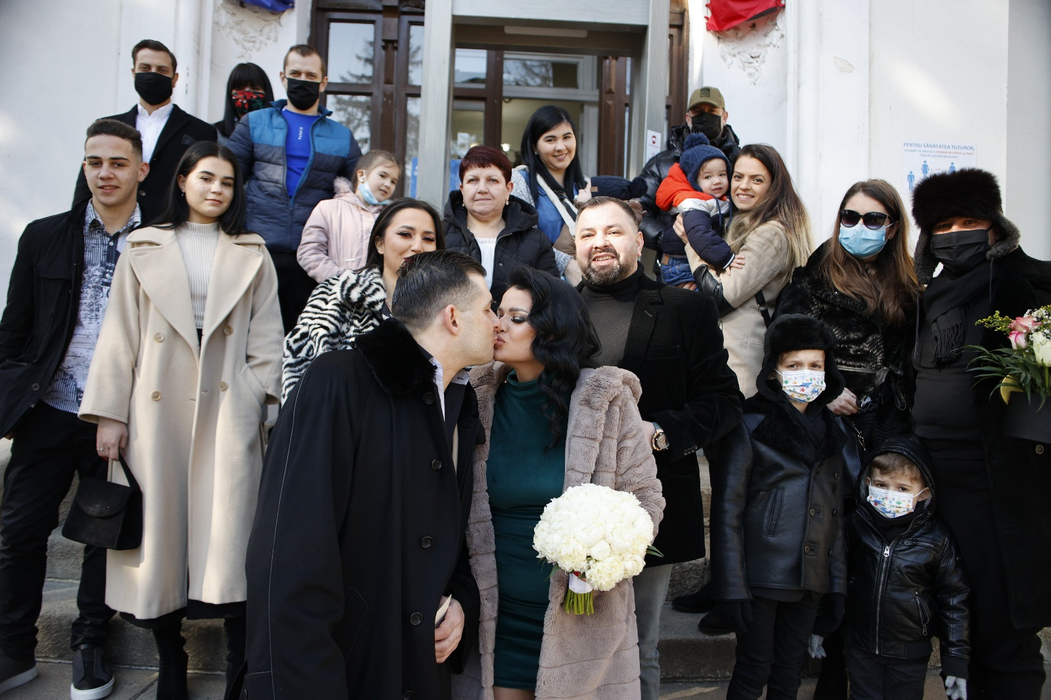 Mircea Ursu și Gina, alături de invitații lor