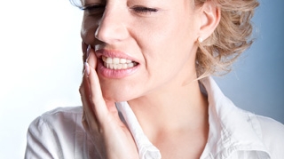 Amana neplacutele vizite la stomatolog. Cum sa-ti tratezi durerile dentare fara medicamente