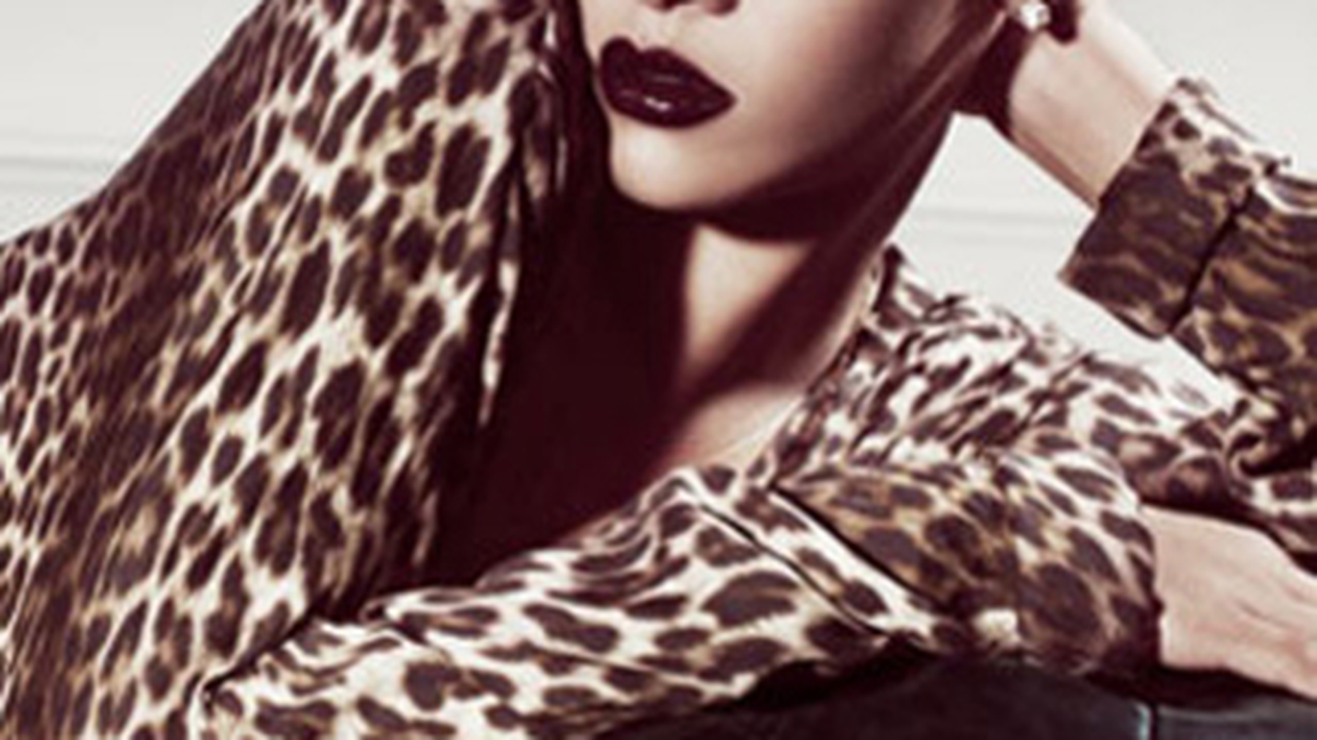 VIDEO Rihanna nu se plange de viata pe care o duce!