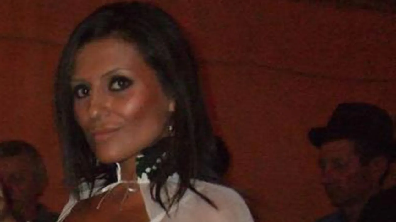 Facem pariu ca n-o s-o recunosti! Acum cativa ani era blonda si subtire, acum are cu 30 de kg mai mult si se chinuie sa slabeasca