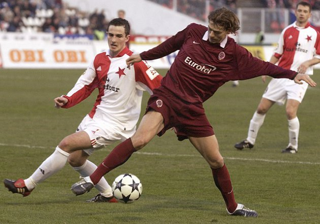 Pavel Pergl s-a sinucis. Echipa de fotbal la care joacă Nicolae Stanciu, în doliu