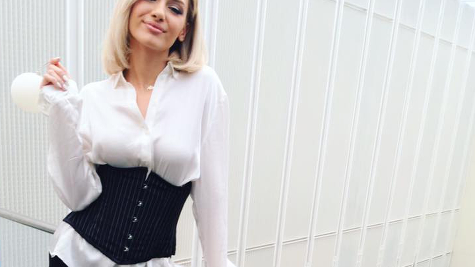 ALINA EREMIA este foarte discretă în ceea ce priveşte viaţa ei personală! Cu ce cântăreţ celebru de la noi s-a iubit 
