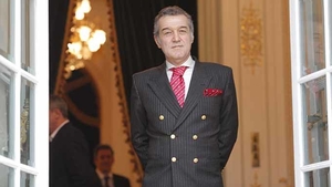 Foto de senzaţie. Cum arăta Gigi Becali când mergea cu oile la păscut