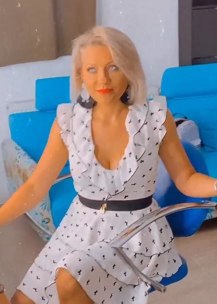 Mirela Vaida, într-o rochie provocatoare la Acces Direct: “Nu e pentru o femeie serioasă ca mine. Uitați ce…”