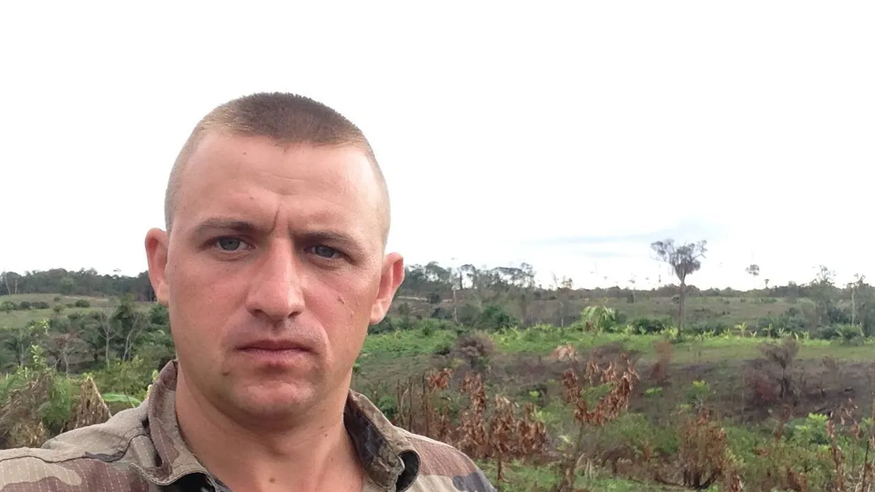 Un tânăr orădean care lupta în Legiunea Străină a murit în timpul unui antrenament, în Africa! Bărbatul era tatăl unui copil