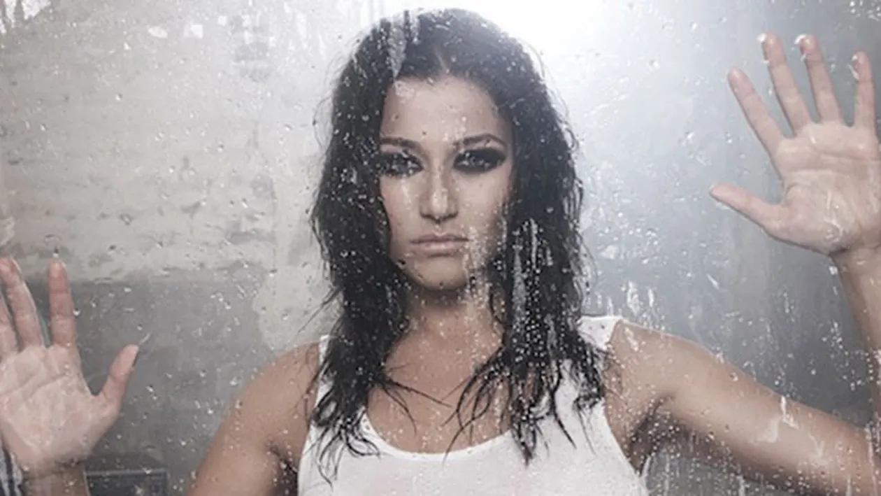 Claudia, ex-Sexxy, s-a săturat să fie cuminte: Multi imi spun că sunt prea timidă. Am pierdut in cariera din cauza asta