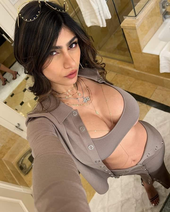 Mia Khalifa, mai încântătoare ca niciodată. Pictorial de nota 10 pentru cunoscuta actriță | FOTO