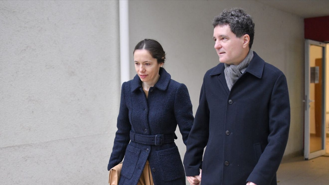 Concubina lui Nicușor Dan, singură la înmormântarea bunicii. Președintele nu a însoțit-o pe Mirabela Grădinaru