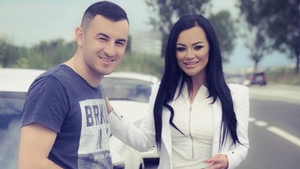 FOTO. Carmen de la Sălciua a postat prima fotografie oficială cu iubitul ei, Cosmin Isăilă. Ce frumoși sunt împreună!