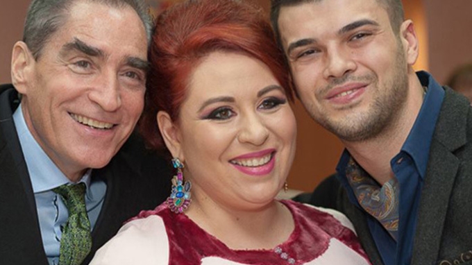 PETRE ROMAN îşi doreşte să se apropie de OANA! Ce face în fiecare zi pentru ca ea să îl ierte