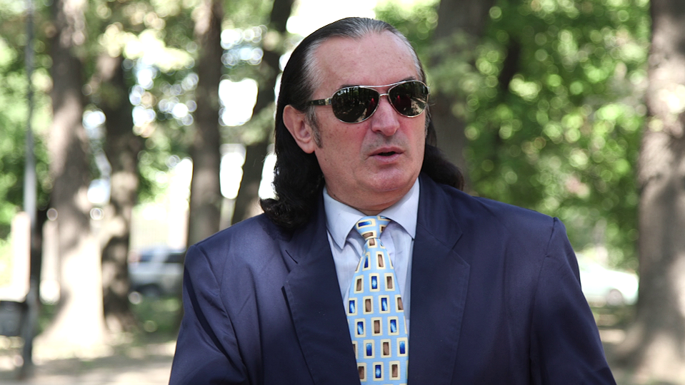 Miron Cozma şi-a vopsit părul, iar schimbarea de look pare să-l fi întinerit
