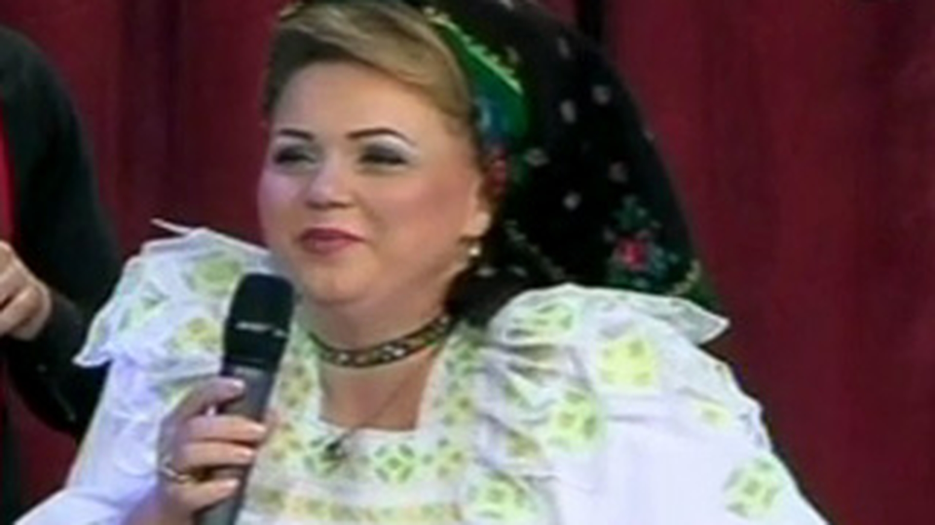 VIDEO Cornelia Rednic vrea sa fie noua "bulgaroaica" a lui Costi Ionita! Vezi aici cum canta piesa Andrei, care a consacrat-o: "Cand in noapte ma trezesc"