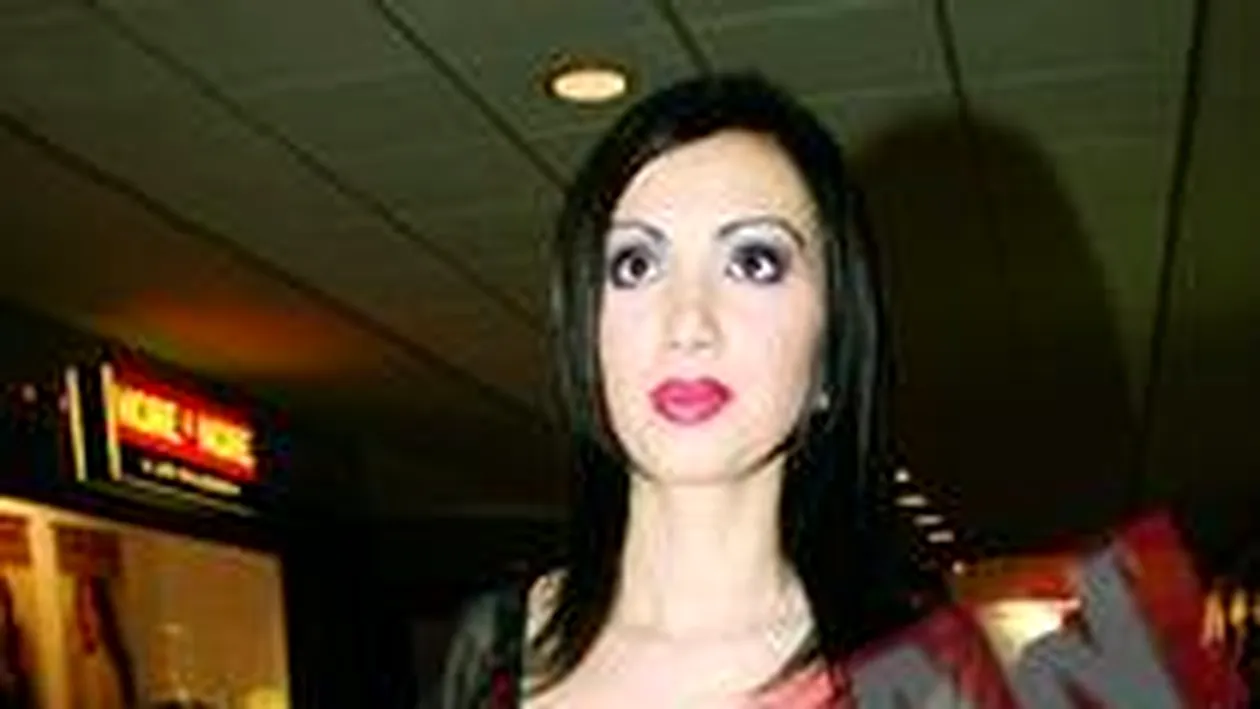 Cine-i Adriana sa se bage intre mine si Ana Maria?