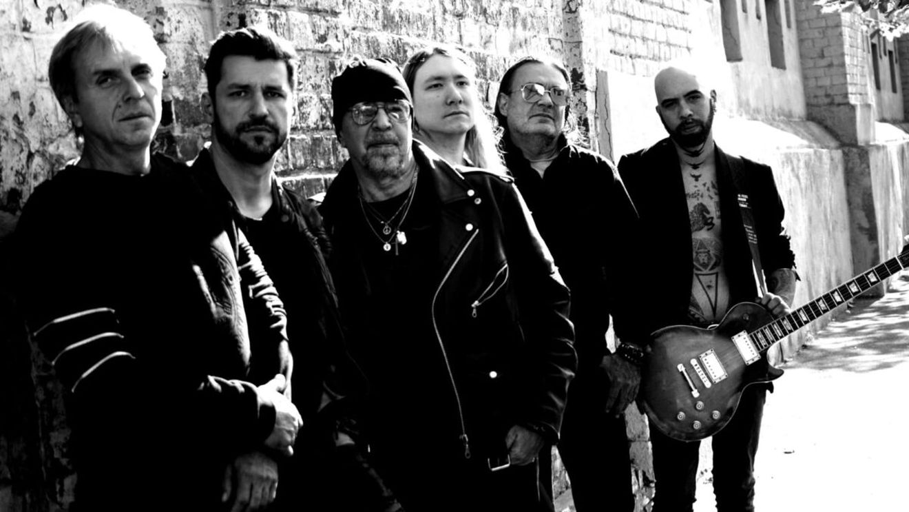 VH2 a lansat prima piesă de dragoste după decesul lui Gabriel Cotabiță: „Mai stai o zi”