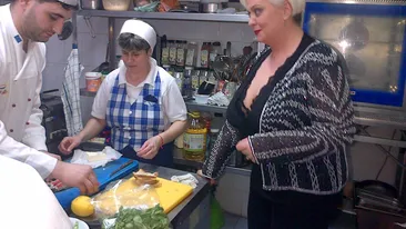 Monica Anghel s-a apucat de afaceri! Si-a deschis restaurant pentru...prieteni!